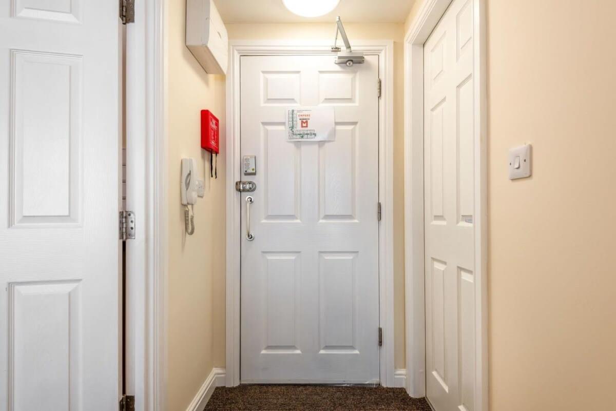 Bright 1 Bedroom Budget Flat In Central Pontefract Εξωτερικό φωτογραφία