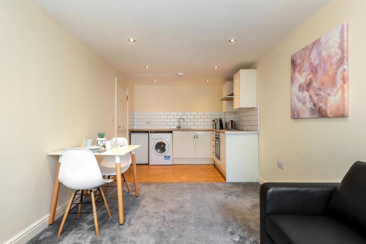 Bright 1 Bedroom Budget Flat In Central Pontefract Εξωτερικό φωτογραφία