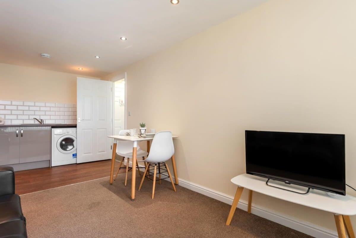 Bright 1 Bedroom Budget Flat In Central Pontefract Εξωτερικό φωτογραφία