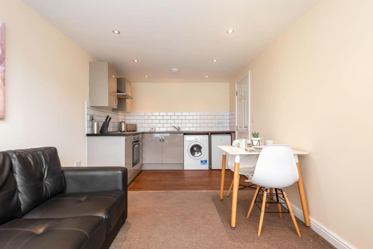 Bright 1 Bedroom Budget Flat In Central Pontefract Εξωτερικό φωτογραφία