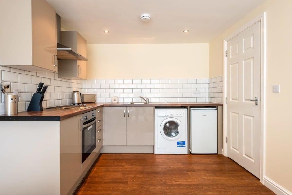 Bright 1 Bedroom Budget Flat In Central Pontefract Εξωτερικό φωτογραφία